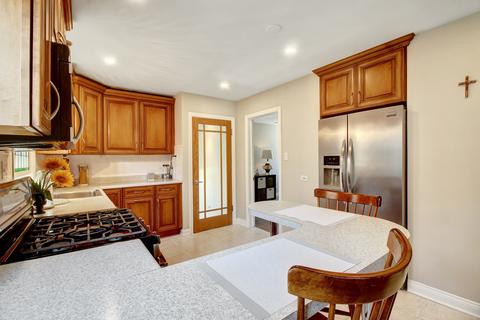 2944 Maple Ave, Berwyn, IL 60402 photo 8