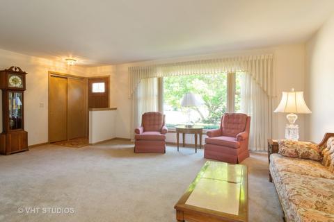 1309 E Ardyce Ln, Mount Prospect, IL 60056 photo 4