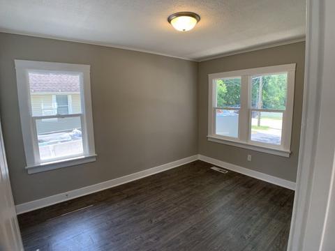 591 Kirk Ave, Elgin, IL 60120 photo 7