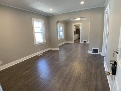 591 Kirk Ave, Elgin, IL 60120 photo 4