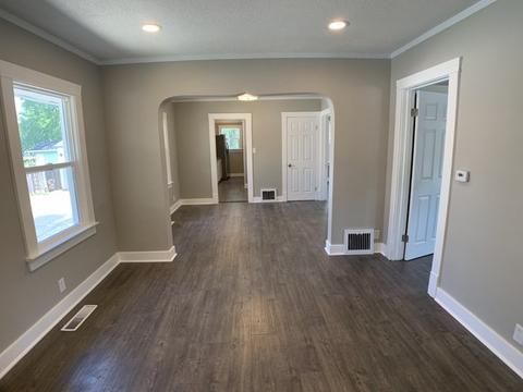 591 Kirk Ave, Elgin, IL 60120 photo 6