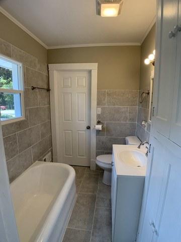 591 Kirk Ave, Elgin, IL 60120 photo 9