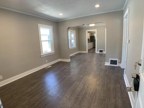 591 Kirk Ave, Elgin, IL 60120 photo 5