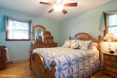 1201 S Robert Dr, Mount Prospect, IL 60056 photo 7