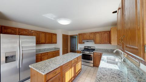 1111 Willoby Ln, Elgin, IL 60120 photo 13