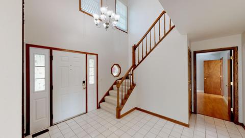 1111 Willoby Ln, Elgin, IL 60120 photo 4