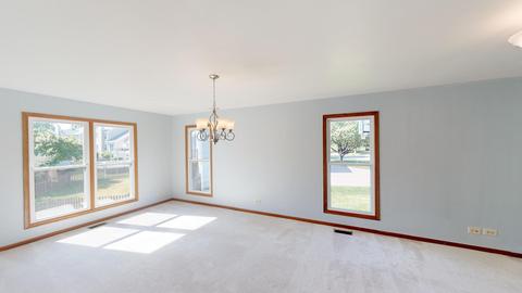 1111 Willoby Ln, Elgin, IL 60120 photo 6
