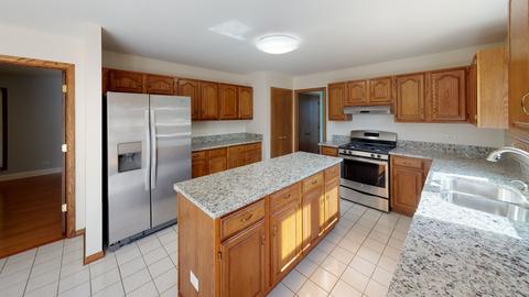 1111 Willoby Ln, Elgin, IL 60120 photo 12
