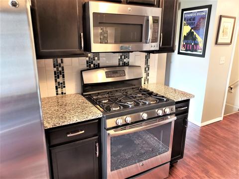 2516 E Washington St #E, Bloomington, IL 61704 photo 9