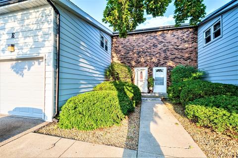 2516 E Washington St #E, Bloomington, IL 61704 photo 1