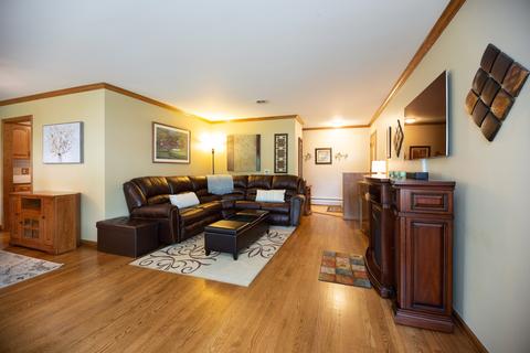 445 Easy St, Des Plaines, IL 60016 photo 3