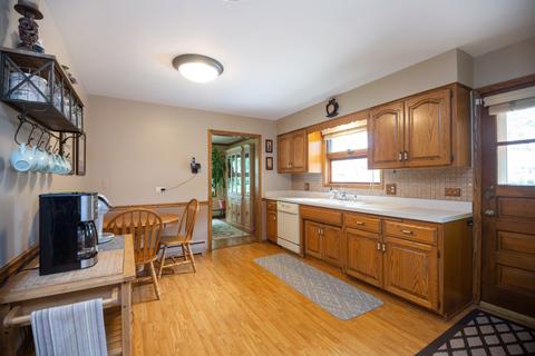 445 Easy St, Des Plaines, IL 60016 photo 8