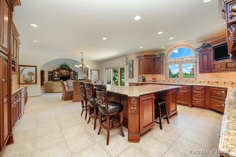 1323 W Sable Dr, Addison, IL 60101 photo 5