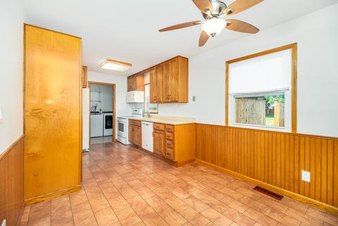 23249 W Peterson Dr, Plainfield, IL 60586 photo 5
