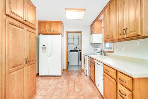 23249 W Peterson Dr, Plainfield, IL 60586 photo 6