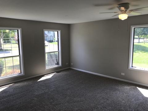 1234 Sebring Cir, Elgin, IL 60120 photo 2