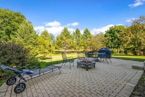 16 Gillingham Ct, Algonquin, IL 60102 photo 3