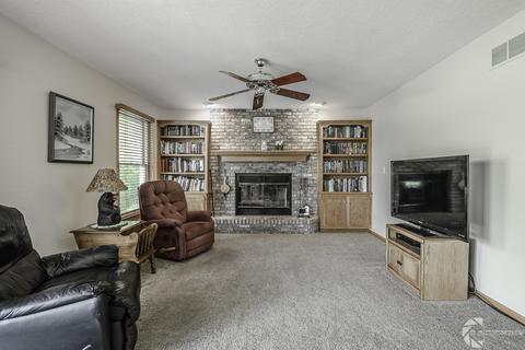 103 Fieldcrest Ct, Minooka, IL 60447 photo 5