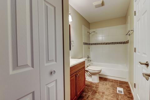 4590 Brigantine Ln, Hoffman Estates, IL 60192 photo 9