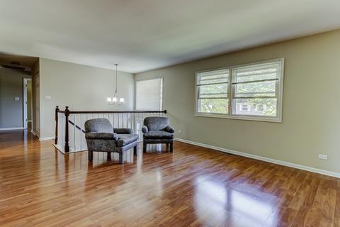 4590 Brigantine Ln, Hoffman Estates, IL 60192 photo 3