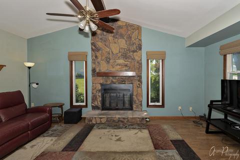 1012 Hayden Dr, Mchenry, IL 60051 photo 11