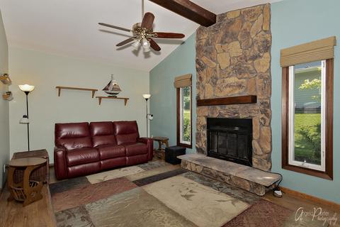 1012 Hayden Dr, Mchenry, IL 60051 photo 10