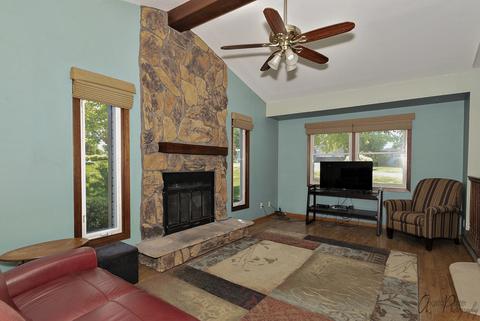 1012 Hayden Dr, Mchenry, IL 60051 photo 9