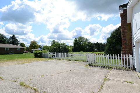 23115 Graf Rd, Harvard, IL 60033 photo 10