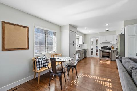 1020 Wakeman Ave, Wheaton, IL 60187 photo 4