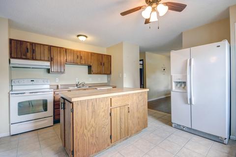 412 E Broadway St, Tolono, IL 61880 photo 15