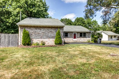 412 E Broadway St, Tolono, IL 61880 photo 3