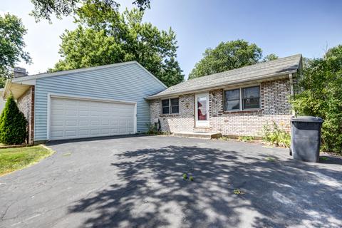 412 E Broadway St, Tolono, IL 61880 photo 4