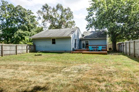 412 E Broadway St, Tolono, IL 61880 photo 7