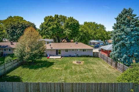 149 S Jane Dr, Elgin, IL 60123 photo 2