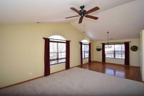 5203 Cobblers Xing, Mchenry, IL 60050 photo 8