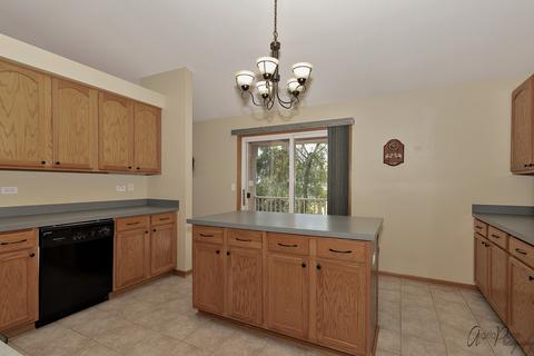 5203 Cobblers Xing, Mchenry, IL 60050 photo 10