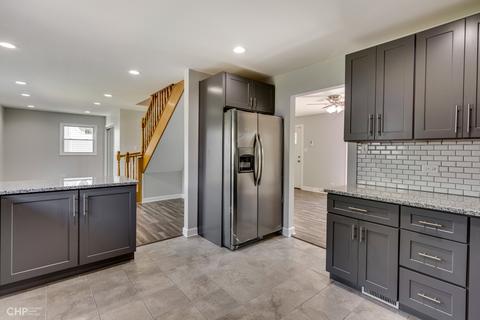 7535 S Ferdinand Ave, Bridgeview, IL 60455 photo 3