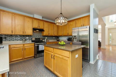 1658 Montclair Dr, Elgin, IL 60123 photo 5