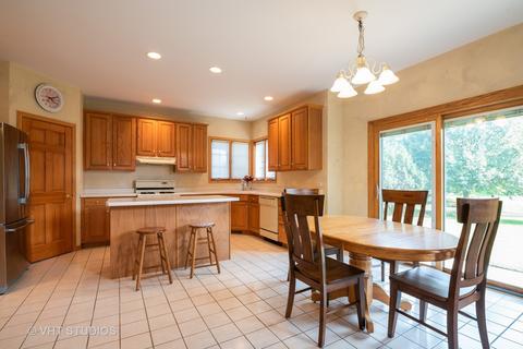 2041 Robinwood Dr, Algonquin, IL 60102 photo 6