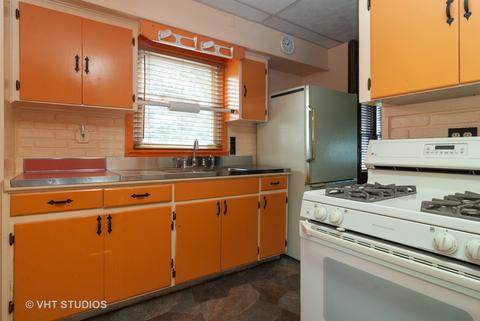1502 Superior St, Aurora, IL 60505 photo 4