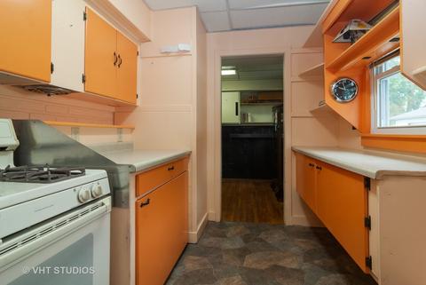 1502 Superior St, Aurora, IL 60505 photo 3