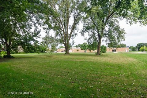 1502 Superior St, Aurora, IL 60505 photo 2
