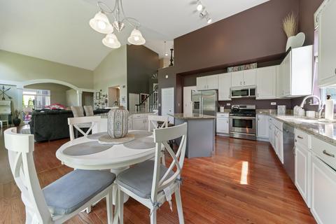 1900 Broadsmore Dr, Algonquin, IL 60102 photo 9