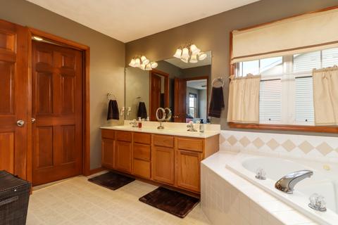 1533 Torrey Pines Rd, Normal, IL 61761 photo 24