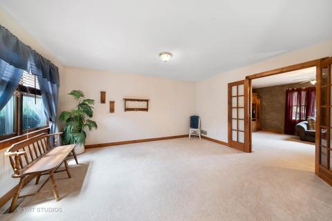 203 Deerhaven Dr, Minooka, IL 60447 photo 4