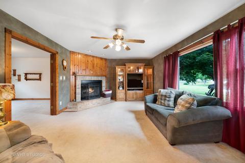 203 Deerhaven Dr, Minooka, IL 60447 photo 5