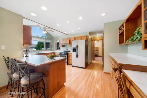 203 Deerhaven Dr, Minooka, IL 60447 photo 7