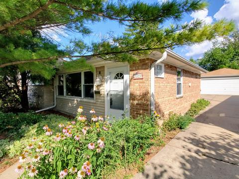 1123 E Grant Dr, Des Plaines, IL 60016 photo 2