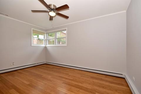 1123 E Grant Dr, Des Plaines, IL 60016 photo 12