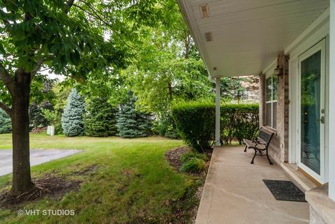 3522 Frontenac Ct, Aurora, IL 60504 photo 2